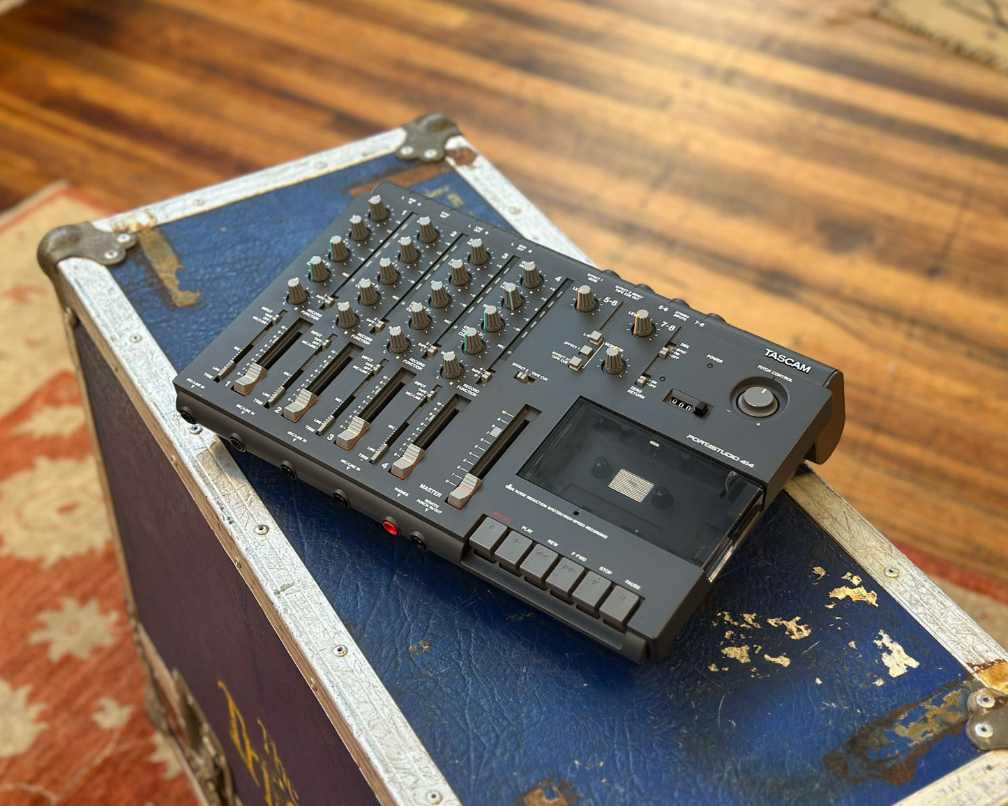 Tascam Portastudio 414