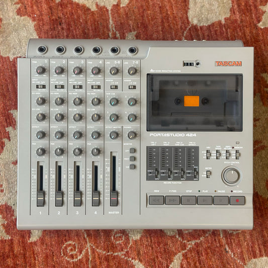 Tascam Portastudio 424