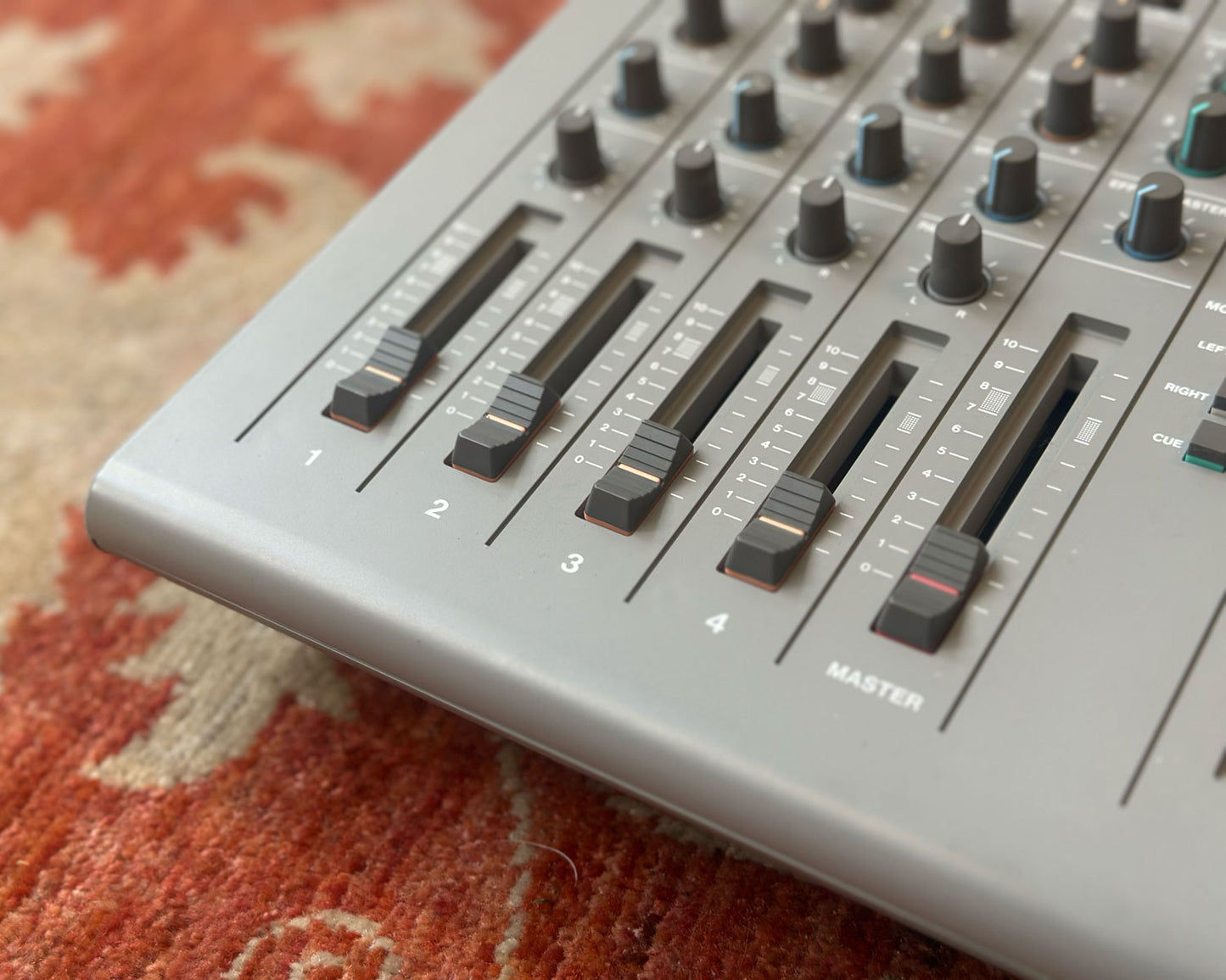 Tascam Portastudio 424
