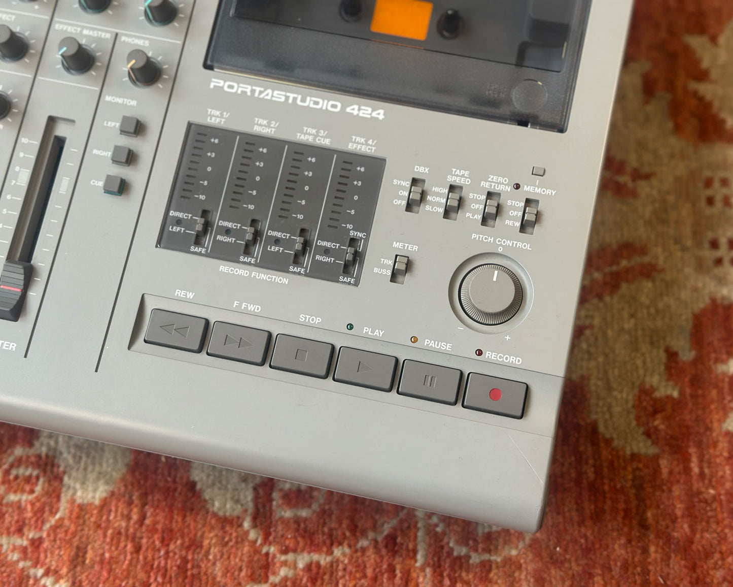 Tascam Portastudio 424