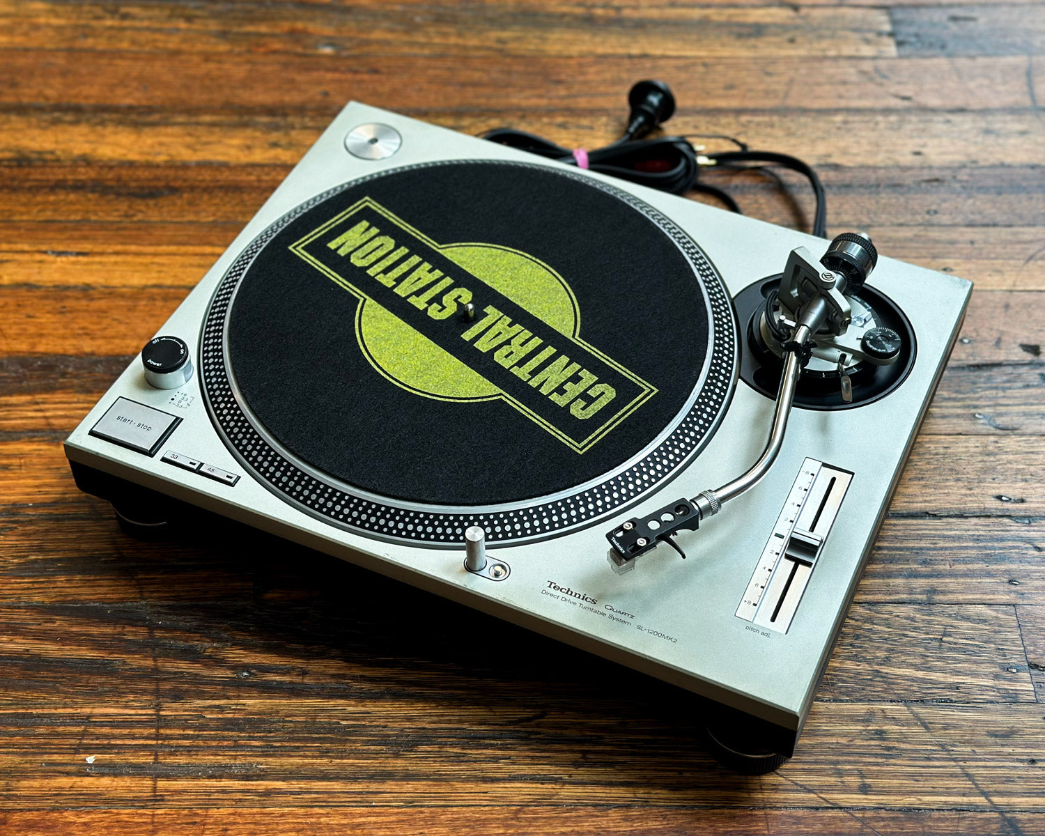 Technics SL-1200 MK2 Quartz Direct Drive DJ Turntable