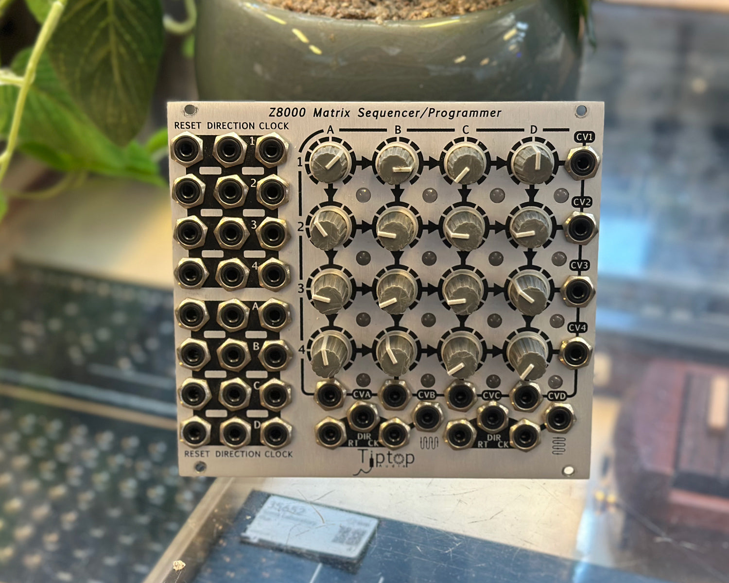 Tiptop Audio Z8000 マトリックスシーケンサー Tiptop Audio Z8000 Matrix Sequencer/Programmer MK1 – Found Sound