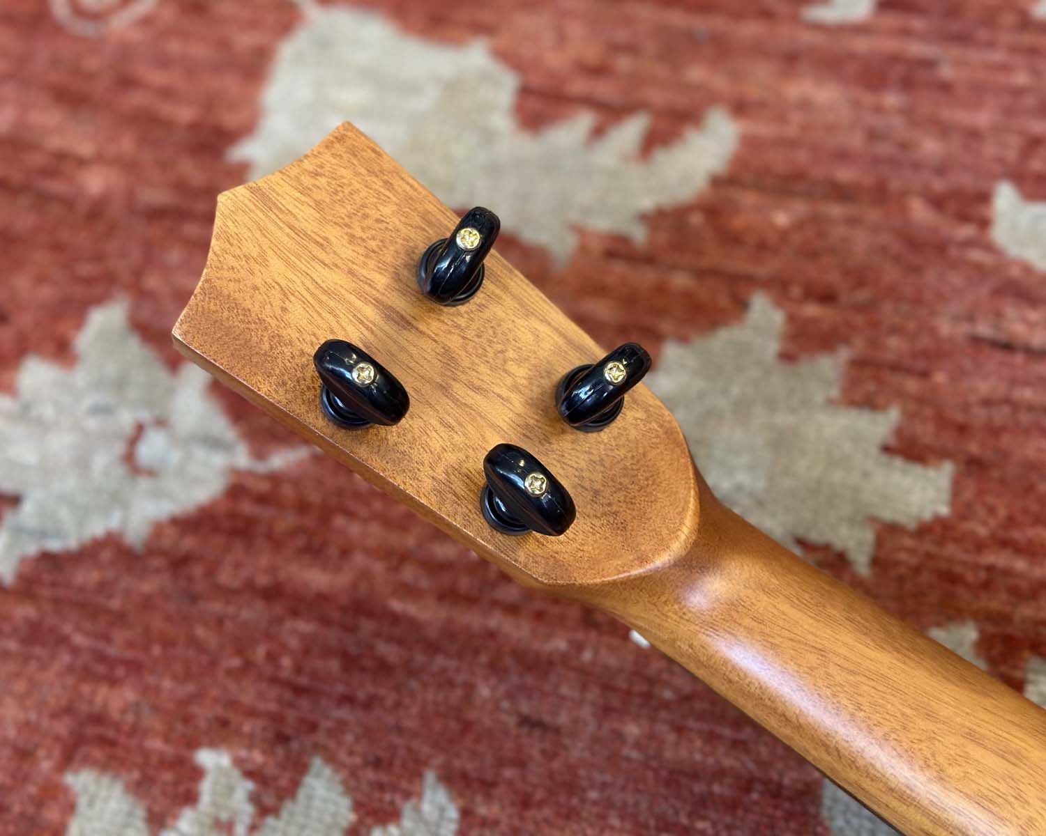 Tokai Cats Eyes CEU35 Ukulele – Found Sound