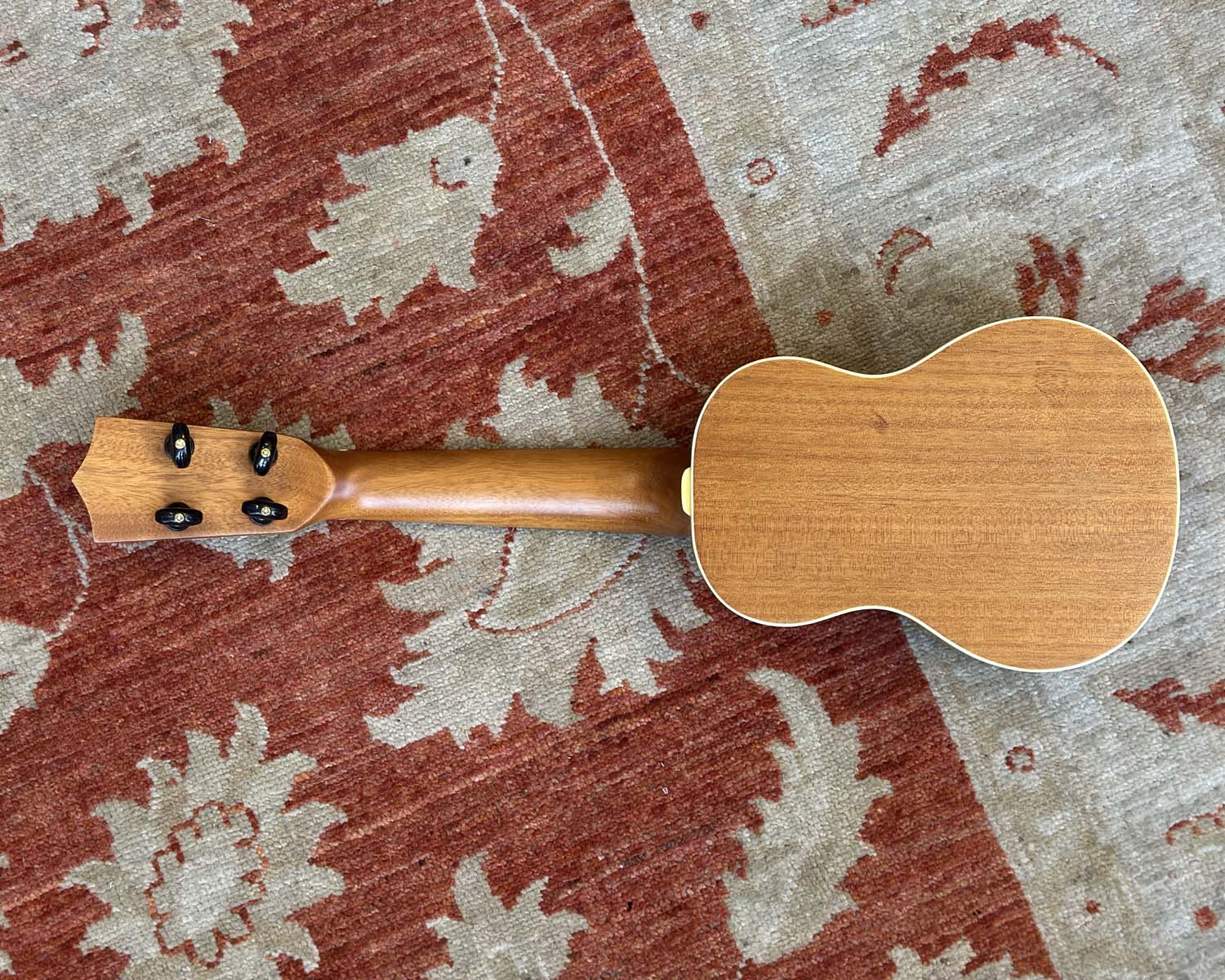 Tokai Cats Eyes CEU35 Ukulele – Found Sound