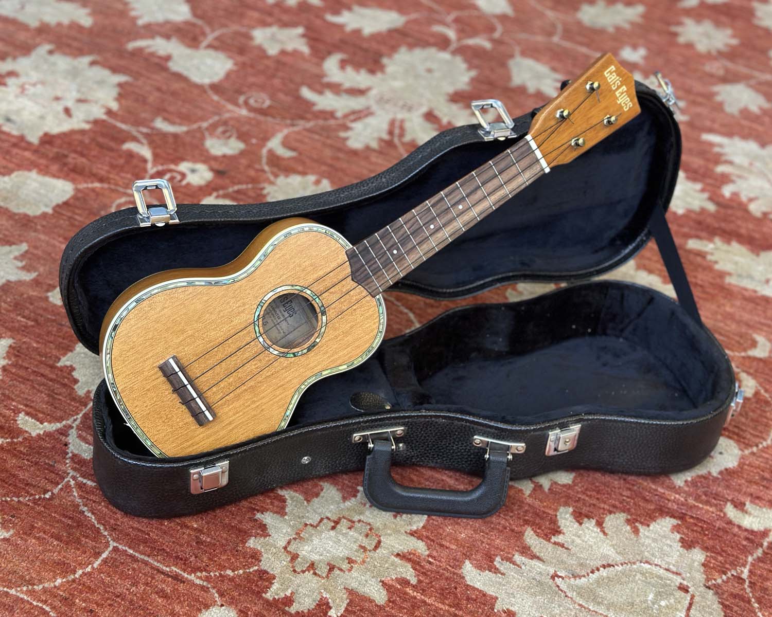 Tokai Cats Eyes CEU35 Ukulele – Found Sound