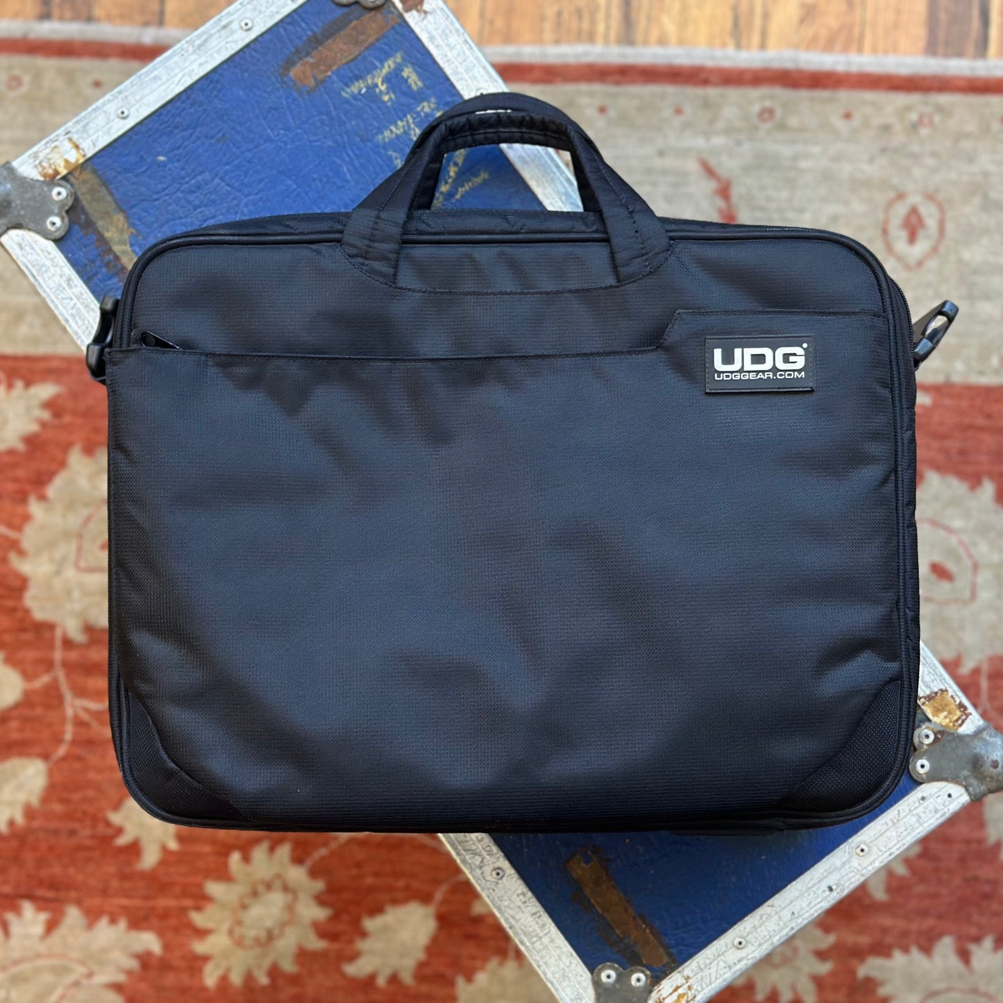 UDG Ultimate MIDI Controller SlingBag Medium
