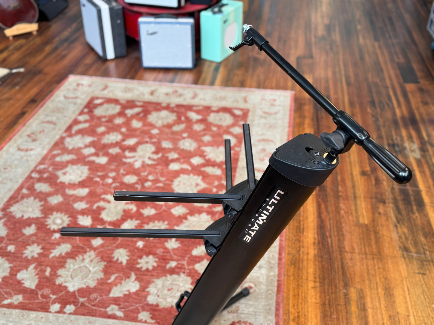 Ultimate Support Apex AX-48 PRO Plus