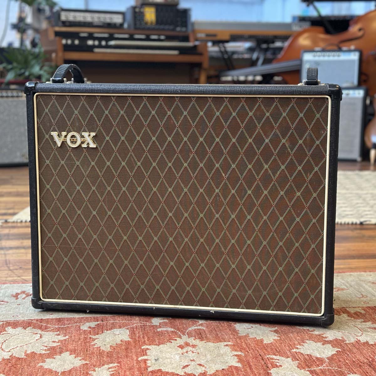 VOX V212BN Guitar Cabinet - Celestion Blue