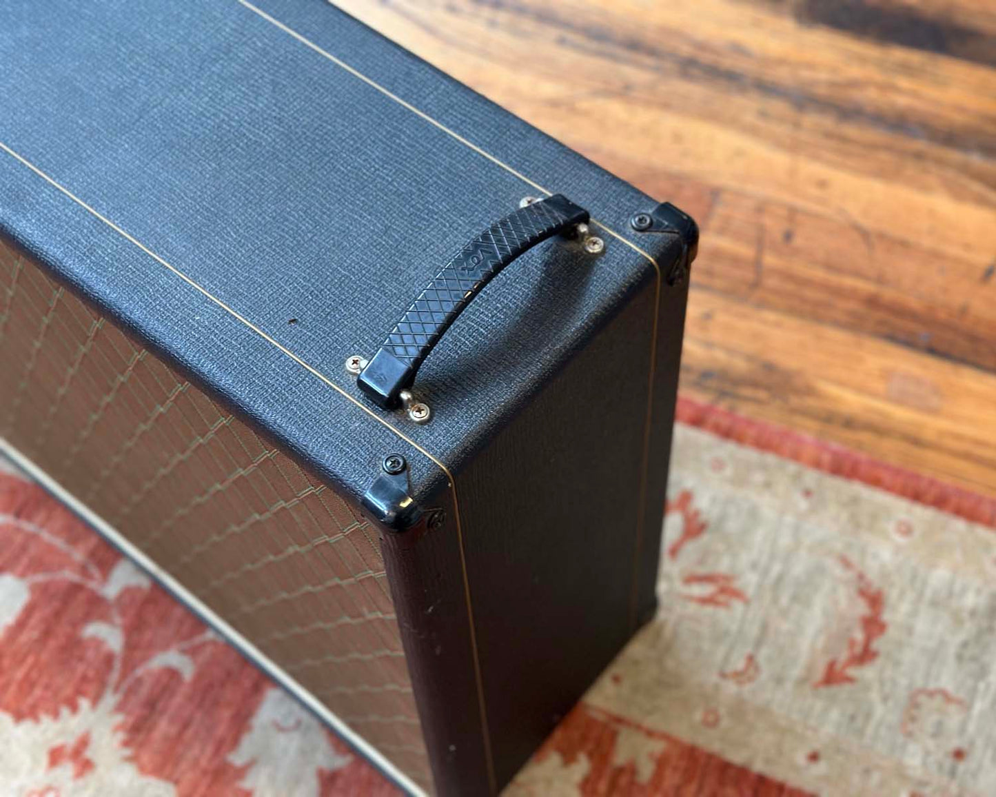VOX V212BN Guitar Cabinet - Celestion Blue