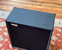 Load image into Gallery viewer, VOX V412BK 120 Watt 8Ω 4x12&quot; Guitar Cabinet
