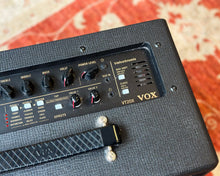 Load image into Gallery viewer, VOX VT20X Hybrid Valve/ Modelling Guitar Combo
