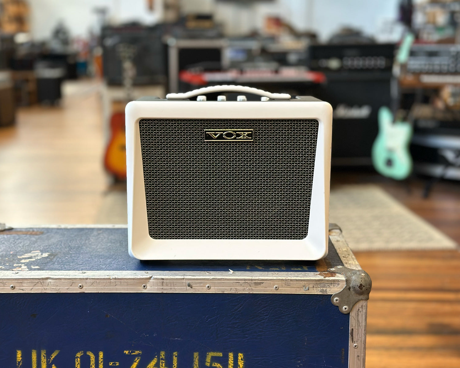 VOX VX50-KB ホワイト キーボードアンプ Amazon.com: Vox VX50 KB 50-Watt Keyboard Amplifier (White