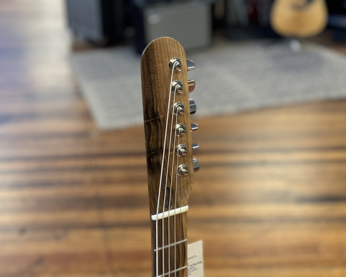 Verso Instruments Orbit Baritone Guitar