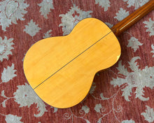 Load image into Gallery viewer, 2002 Vicente Sanchis Model 32FL w/ Spanish Cypress Back &amp; Sides
