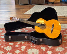 Load image into Gallery viewer, 2002 Vicente Sanchis Model 32FL w/ Spanish Cypress Back &amp; Sides
