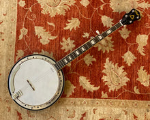 Load image into Gallery viewer, Vine V-4R - 5 String Banjo
