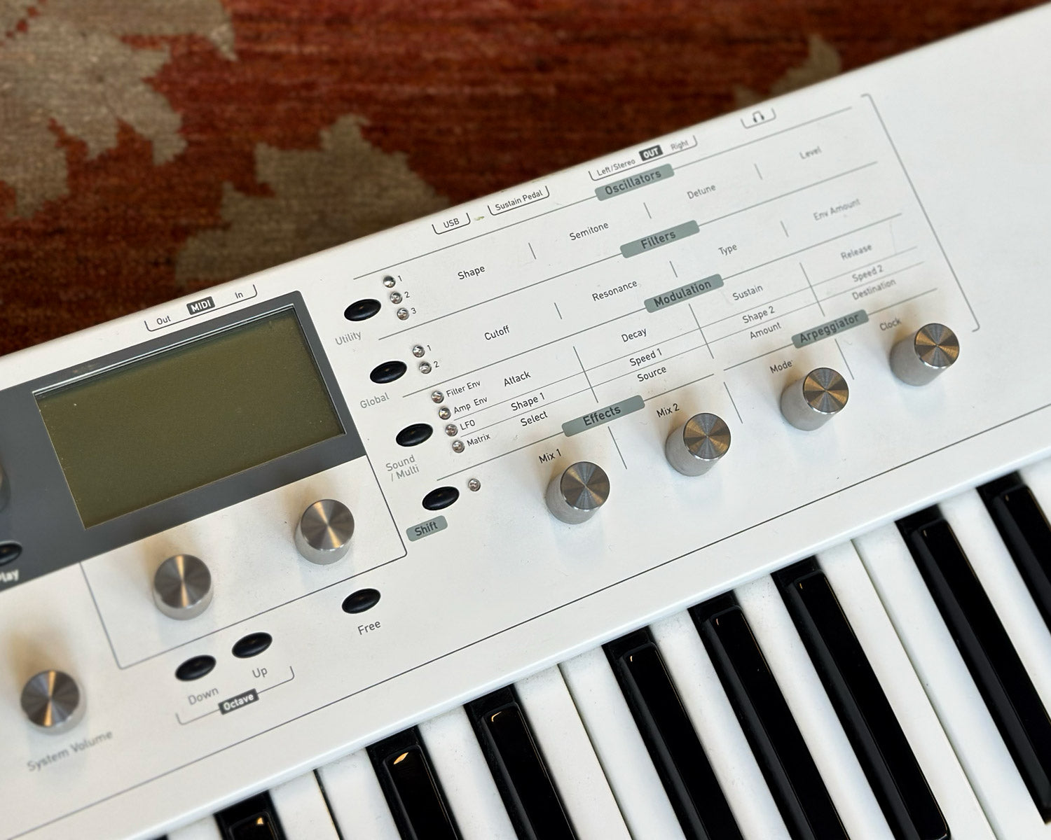 Waldorf Blofeld 49-Keyboard - White w/ Flight Case – Found Sound