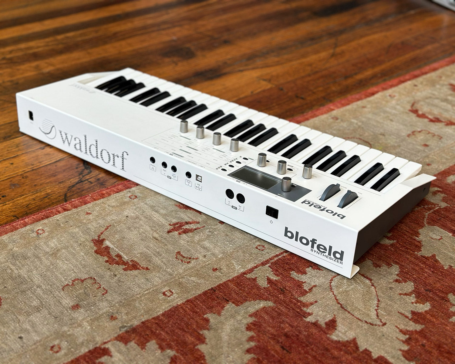 Waldorf Blofeld 49-Keyboard - White w/ Flight Case – Found Sound