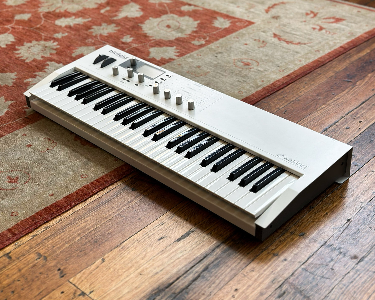 Waldorf Blofeld 49-Keyboard - White w/ Flight Case – Found Sound