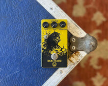 Load image into Gallery viewer, Walrus Audio Iron Horse Distortion V2
