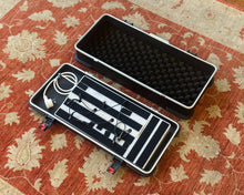 Load image into Gallery viewer, Warwick Rockboard ABS Case for Tres 3.1 Pedalboard w/ Rockhouse Pedal Board &amp; Power Supply
