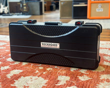 Load image into Gallery viewer, Warwick Rockboard ABS Case for Tres 3.1 Pedalboard w/ Rockhouse Pedal Board &amp; Power Supply
