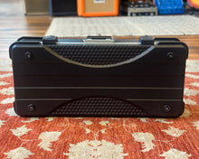 Load image into Gallery viewer, Warwick Rockboard ABS Case for Tres 3.1 Pedalboard w/ Rockhouse Pedal Board &amp; Power Supply
