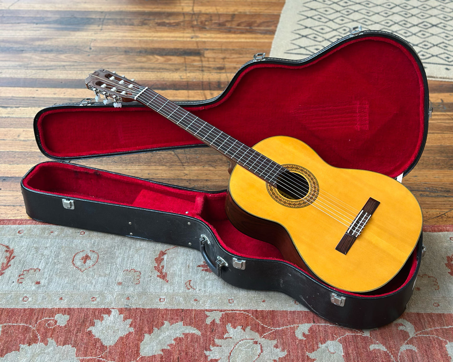 Wayne D-65 Classical Guitar