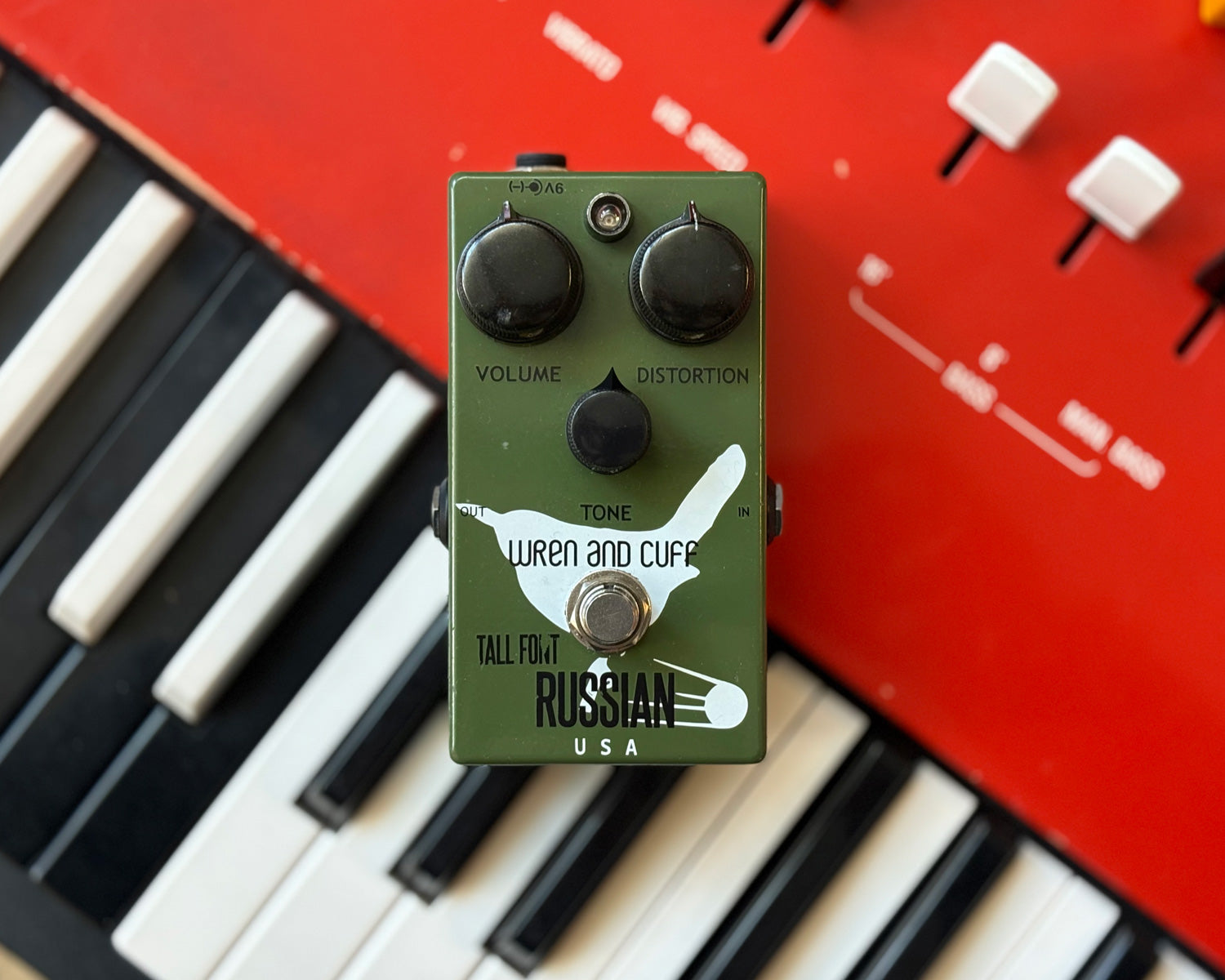 Wren and Cuff Tall Font Russian – Found Sound