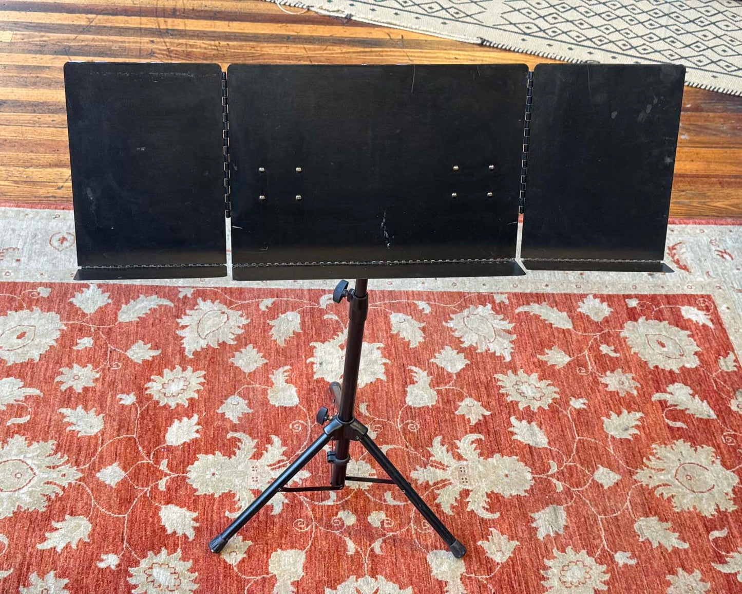 Xtreme MST15 Deluxe Conductors Stand