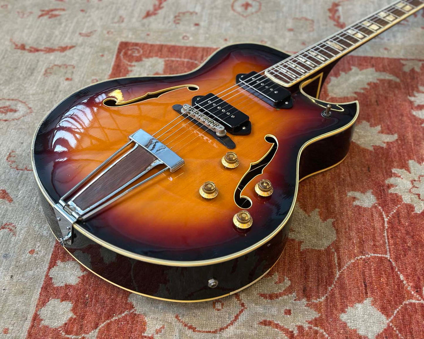 1974 YAMAHA AE-11 Archtop MIJ - Sunburst