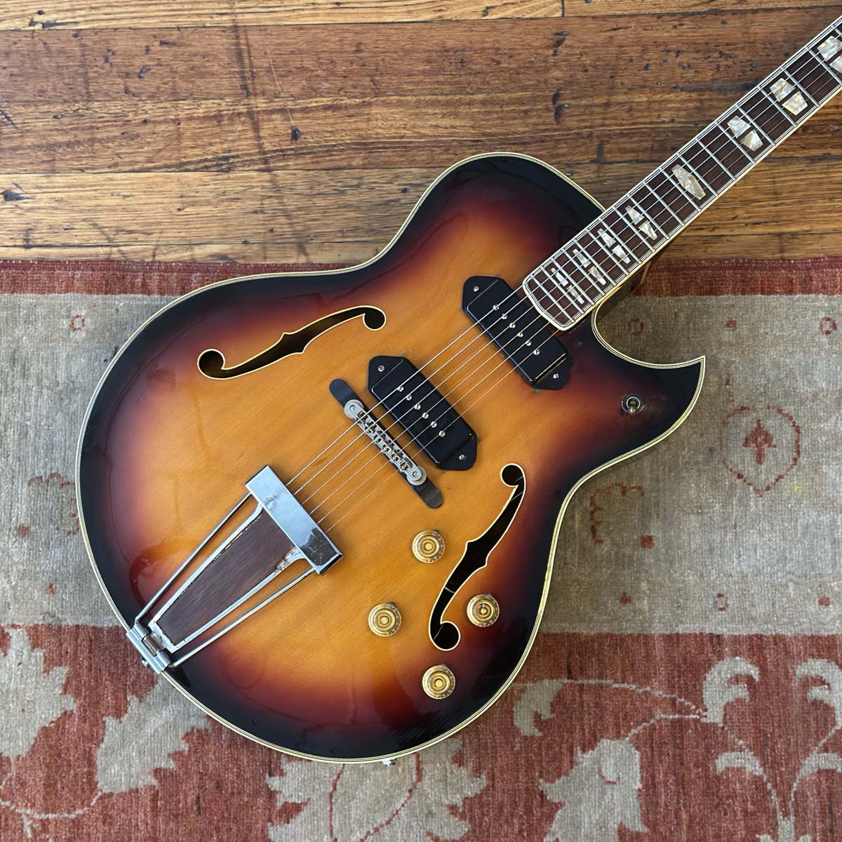 1974 YAMAHA AE-11 Archtop MIJ - Sunburst