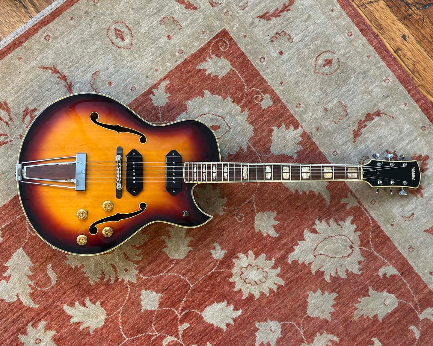 1974 YAMAHA AE-11 Archtop MIJ - Sunburst
