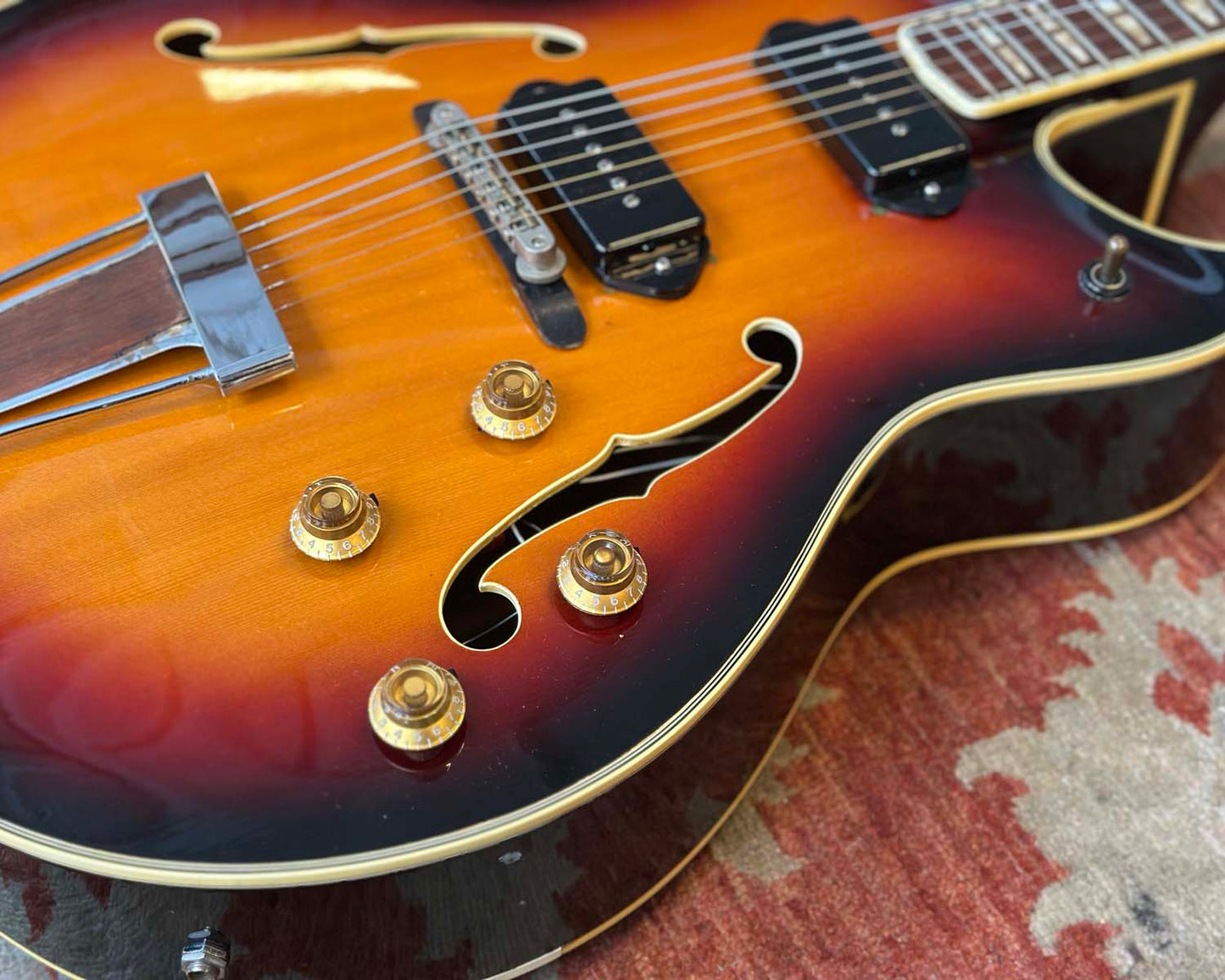 1974 YAMAHA AE-11 Archtop MIJ - Sunburst
