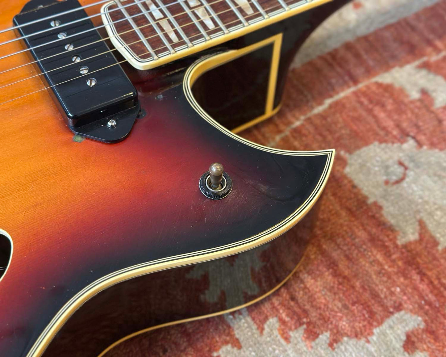 1974 YAMAHA AE-11 Archtop MIJ - Sunburst