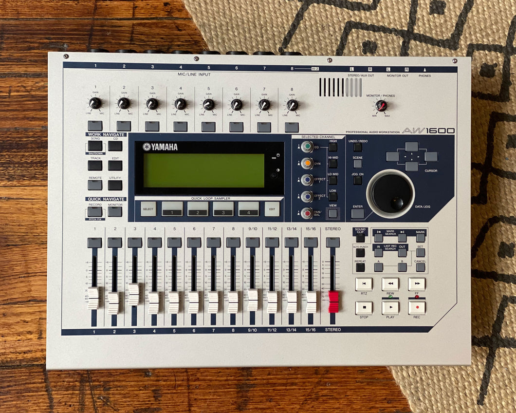 YAMAHA AW1600 Digital Recorder