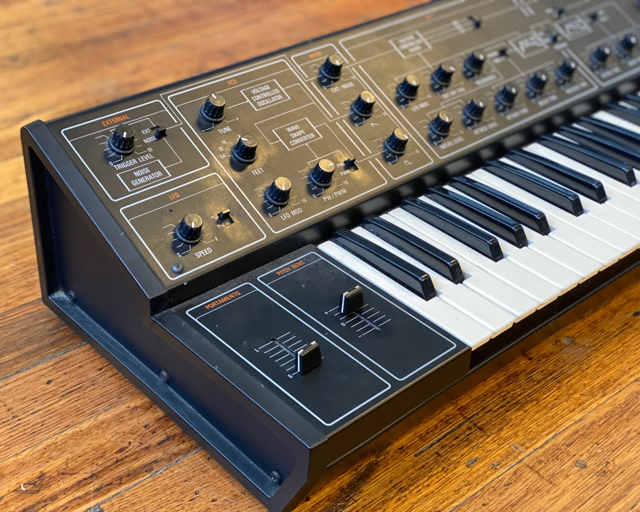 YAMAHA CS-10 Analogue Monophonic Synthesizer – Found Sound YAMAHA CS-10 Analogue Monophonic Synthesizer – Found Sound