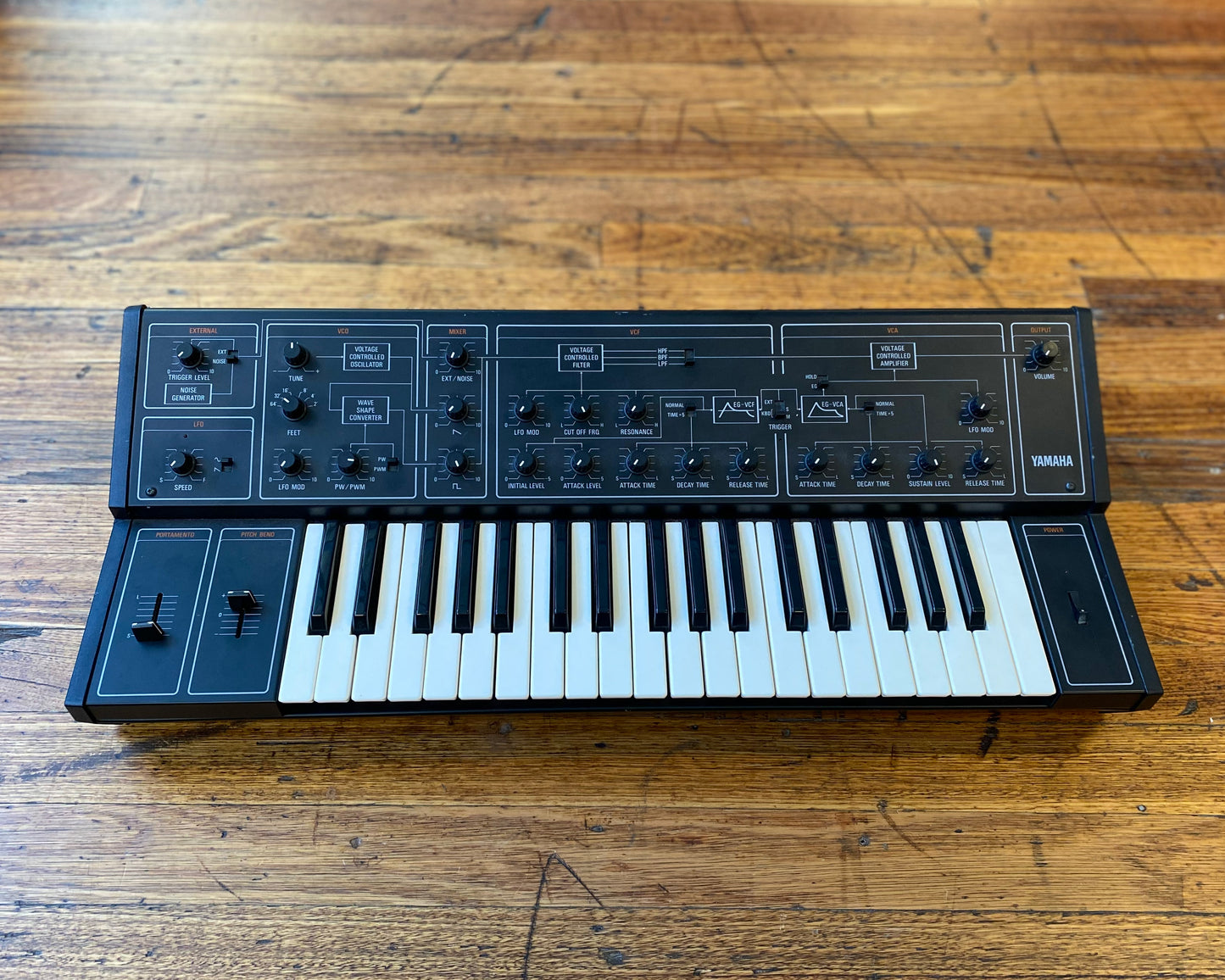 YAMAHA CS-10 Analogue Monophonic Synthesizer
