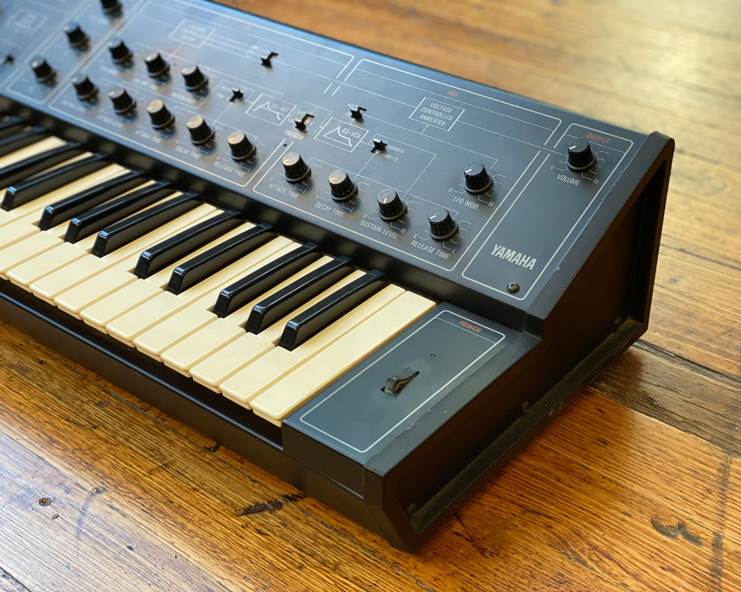 YAMAHA CS-10 Analogue Monophonic Synthesizer