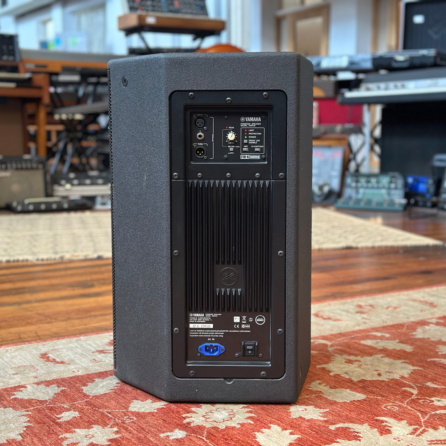 YAMAHA DSR112 Bi-Amped Powered Speaker