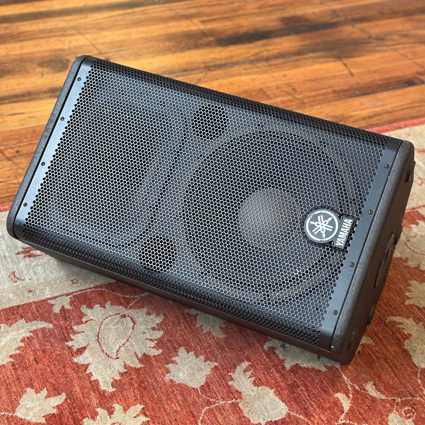 YAMAHA DSR112 Bi-Amped Powered Speaker