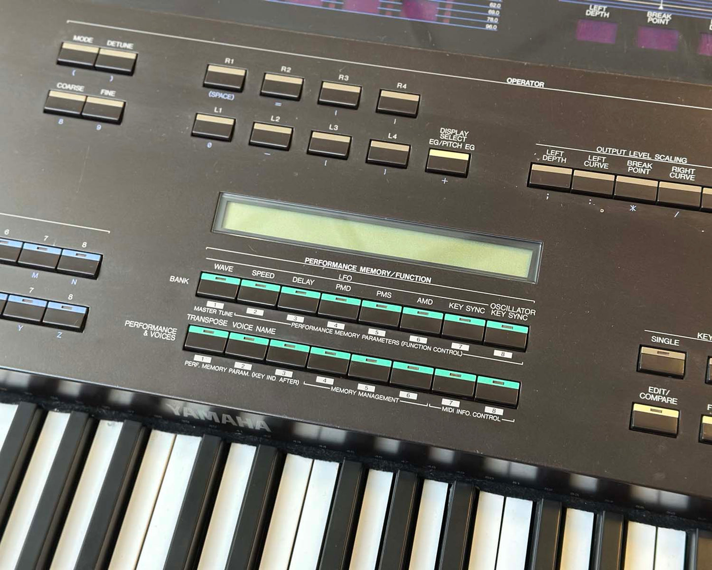YAMAHA DX1 Digital Programmable Algorithm Synthesizer #1043