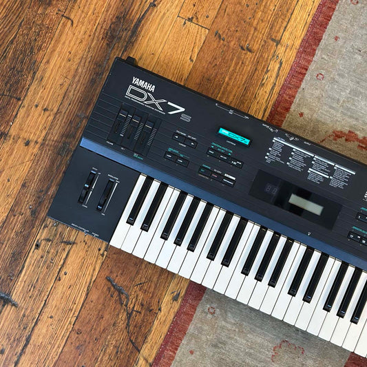 YAMAHA DX7S FM Digital Programmable Algorithm Synthesizer with Data ROM