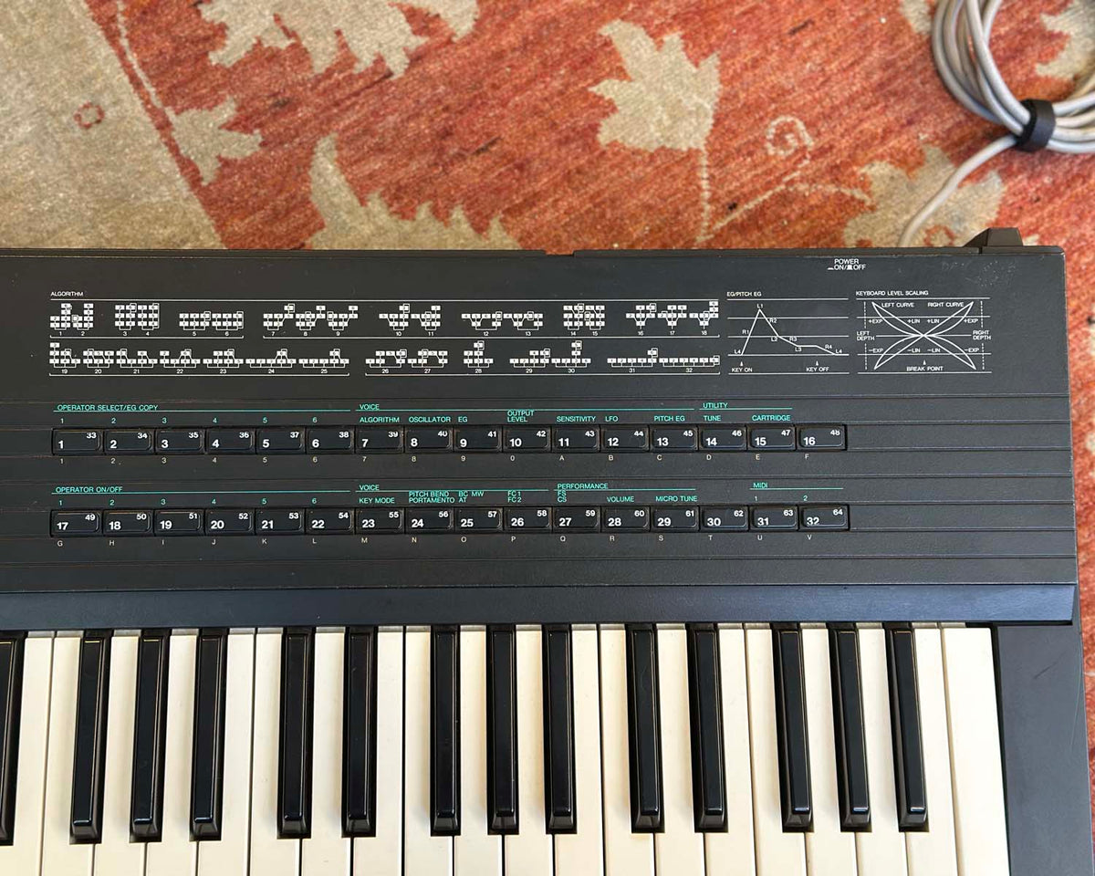 YAMAHA DX7S FM Digital Programmable Algorithm Synthesizer with Data ROM