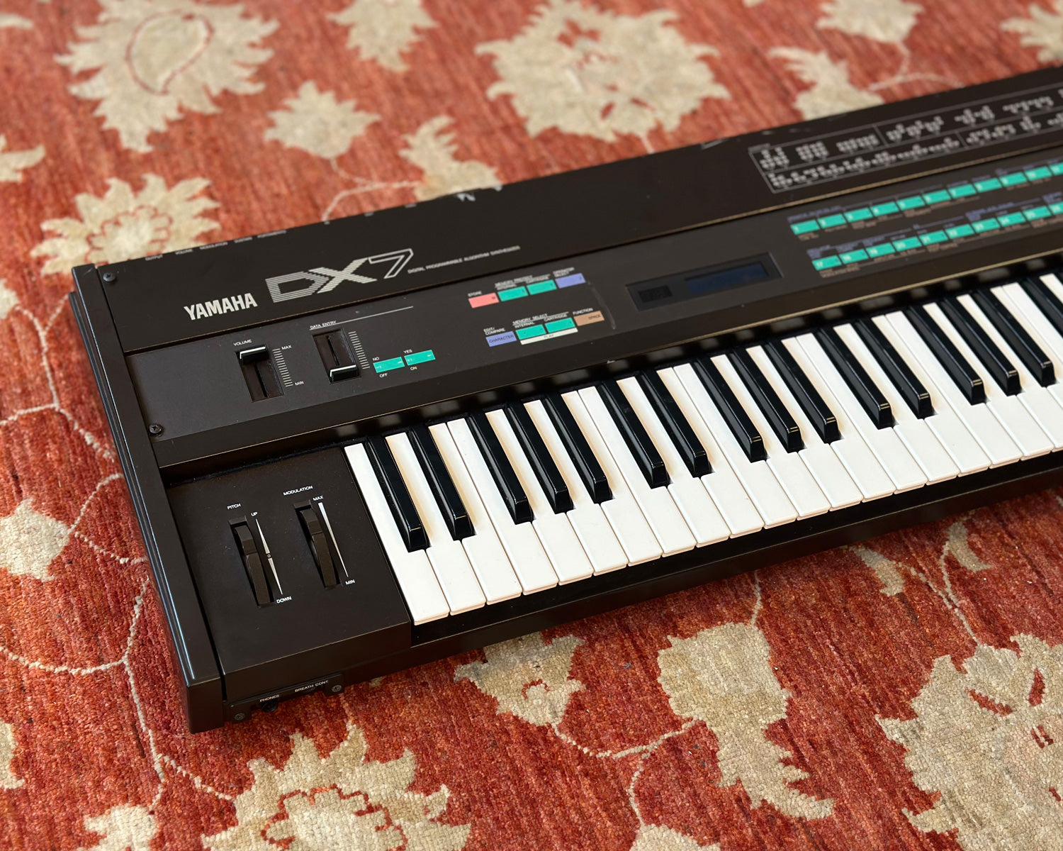 YAMAHA DX7 – Found Sound