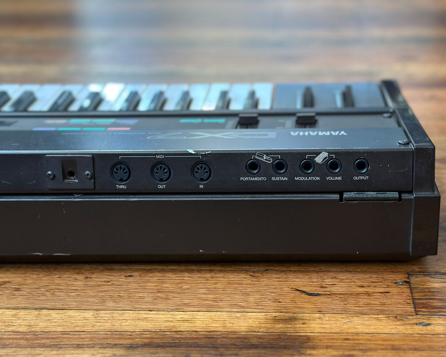 YAMAHA DX7 Digital Programmable Algorithm Synthesiser