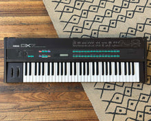 Load image into Gallery viewer, YAMAHA DX7 Digital Programmable Algorithm Synthesiser
