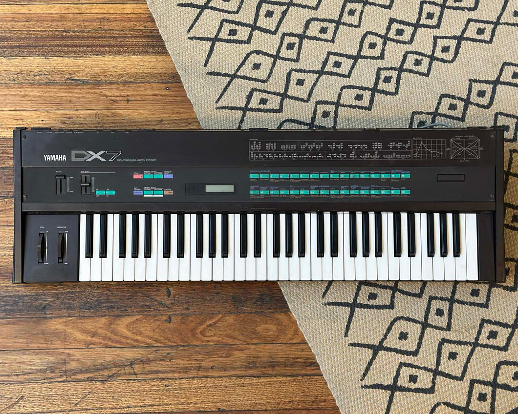 YAMAHA DX7 Digital Programmable Algorithm Synthesiser