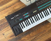 Load image into Gallery viewer, YAMAHA DX7 Digital Programmable Algorithm Synthesiser
