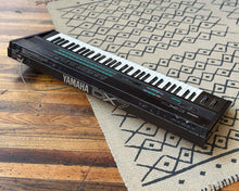 Load image into Gallery viewer, YAMAHA DX7 Digital Programmable Algorithm Synthesiser

